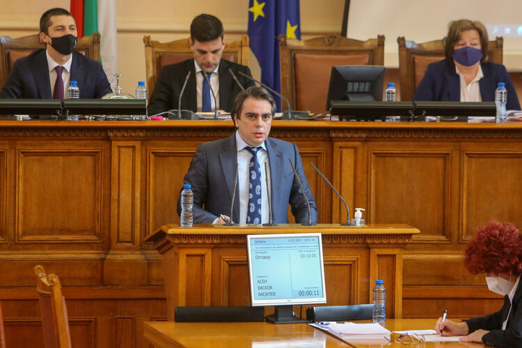 Асен Василев: Не се съгласихме за затварянето на въглищните централи и преминаването им на газ