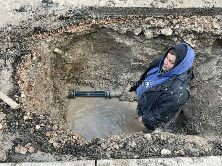 Заради изгнила тръба спряха водата в района на училище „Иван Рилски“