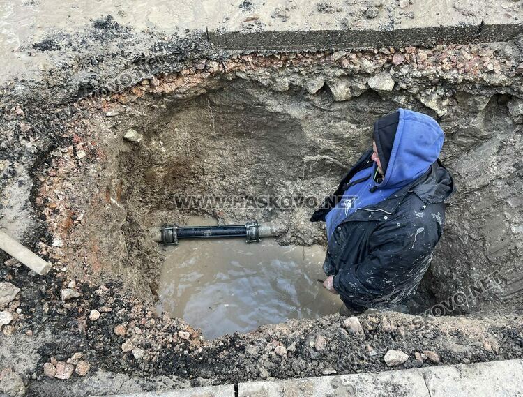 Заради изгнила тръба спряха водата в района на училище „Иван Рилски“