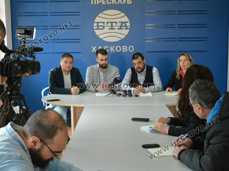 „Възраждане“ с кампания в Хасково и Димитровград в помощ за българите в Украйна