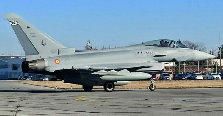 Нидерландски самолети усилват охраната на въздушното пространство на България 