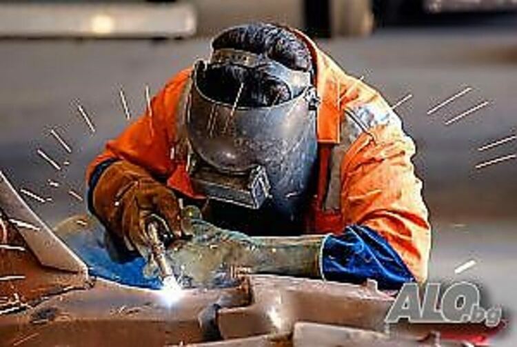 Глад за заварчици в индустрията на Кърджали, обявените свободни позиции са 13