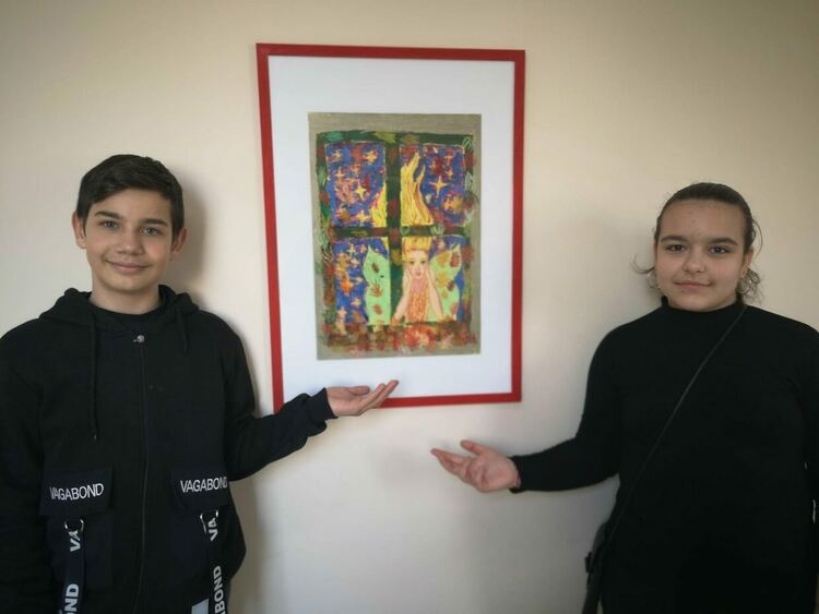 Училище „Шандор Петьофи“ се превърна в галерия за патронния си празник