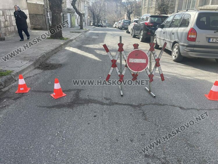 Трета авария на стръмната улица до „Спартак“, затвориха част от „Кирков“