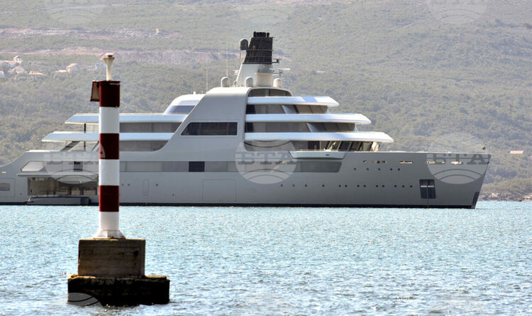 Испания "арестува" яхтата на руския олигарх Михеев