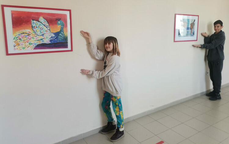 Училище „Шандор Петьофи“ се превърна в галерия за патронния си празник