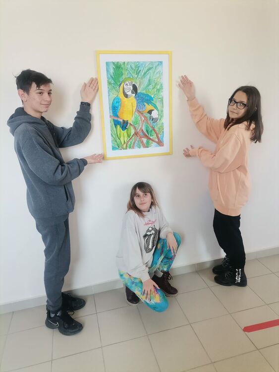 Училище „Шандор Петьофи“ се превърна в галерия за патронния си празник