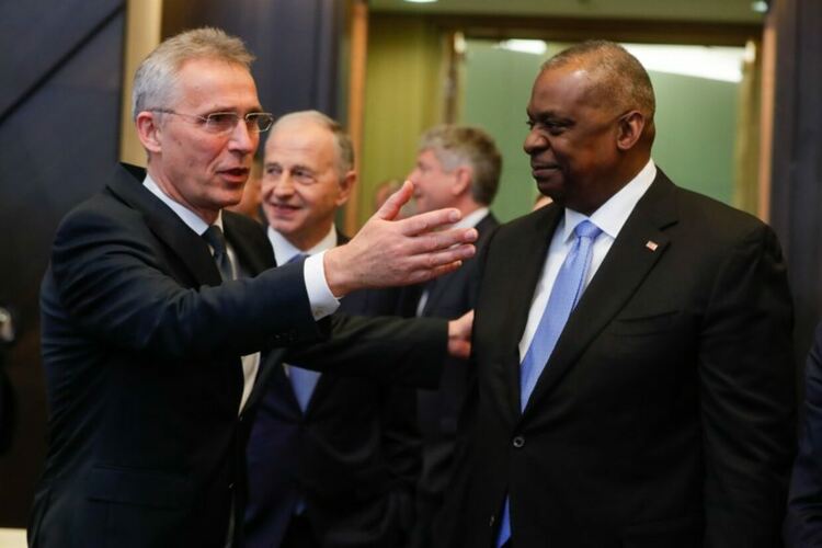 НАТО подсилва Източния фланг - ще има ли допълнително подкрепление у нас