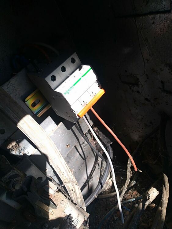 Задигнаха 100 метра токов кабел от стадион в Димитровград