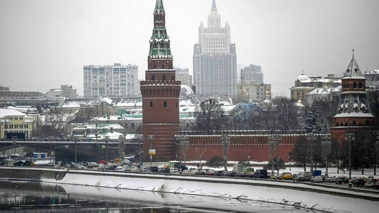 Как посреща Русия санкциите на Запада, разказват руски медии