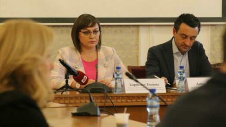 Нинова: България ще въведе ситуация на форсмажор, за да се спаси икономиката