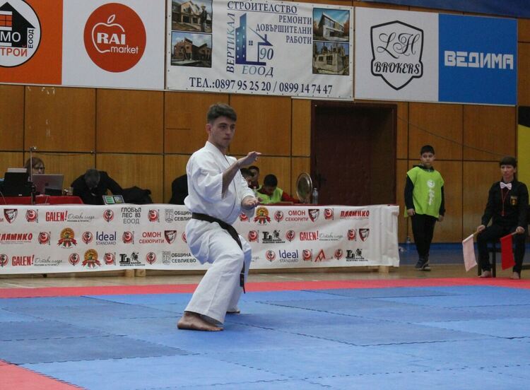 Със златен медал се завърна СК "Хамон доджо" от състезание в Севлиево