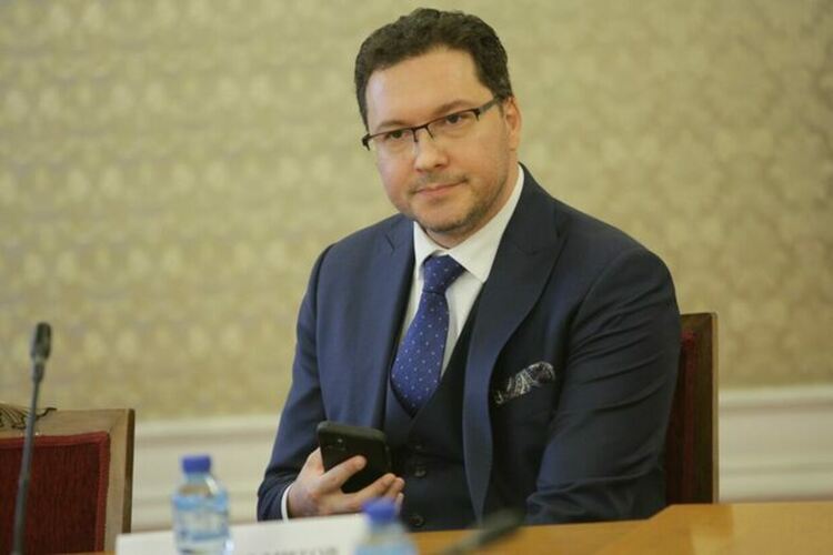 Даниел Митов: Борисов е обискиран по нощите с гестаповски методи