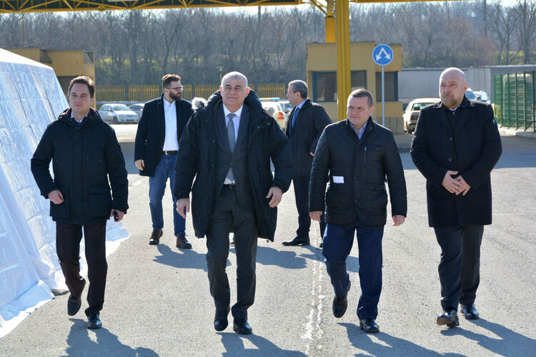 За пенсиите и минималната работна заплата ще се реагира според ситуацията