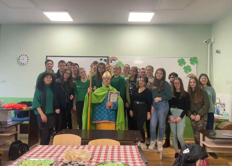 Ученици посветиха часа си по английски език на св. Патрик