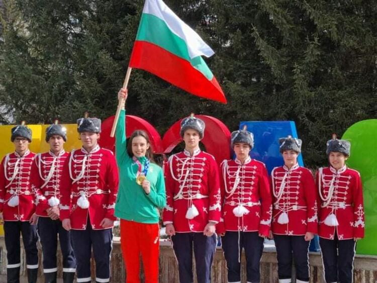 Отбор от международната щафета "Пробег на мира" посети смолянската болница със специална мисия