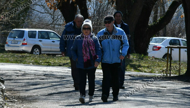 Настъпва първа пролет, но остава студено