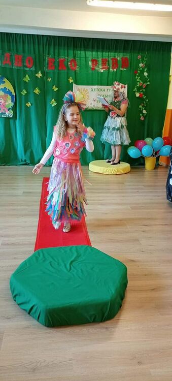 Модно ревю с дрехи от рециклирани материали представиха малчуганите от ДГ "Слънце"