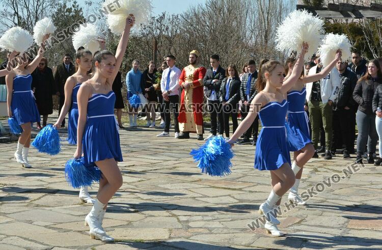 Наградиха изявени ученици за патронния празник на ПГДС „Цар Иван Асен II“