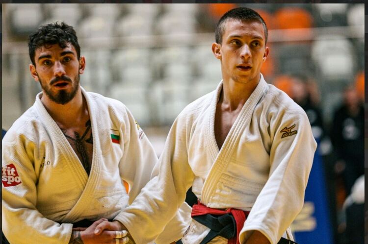 Емо Христов /вдясно/