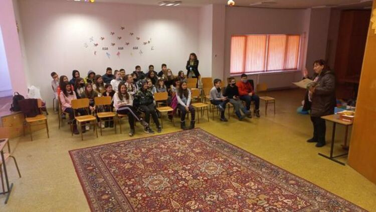 Учат ученици как да сърфират безопасно в интернет