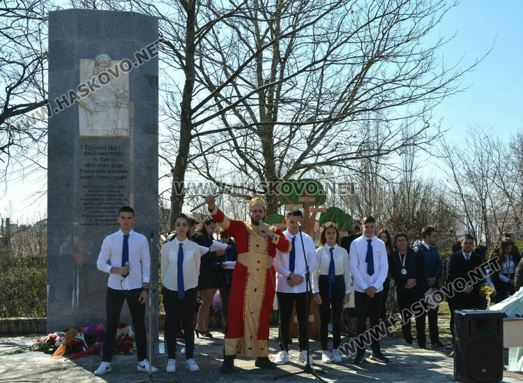 Наградиха изявени ученици за патронния празник на ПГДС „Цар Иван Асен II“