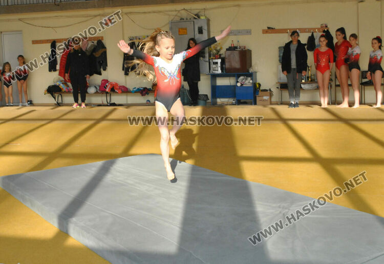 3 отборни купи за гимнастичките на „Юнак“ от Държавно първенство
