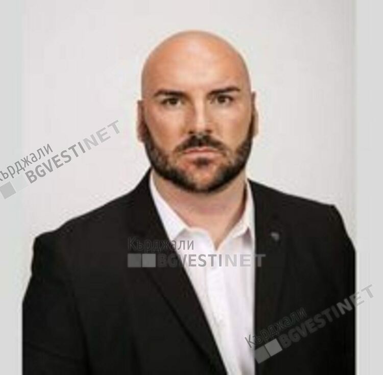 Никола Стоев