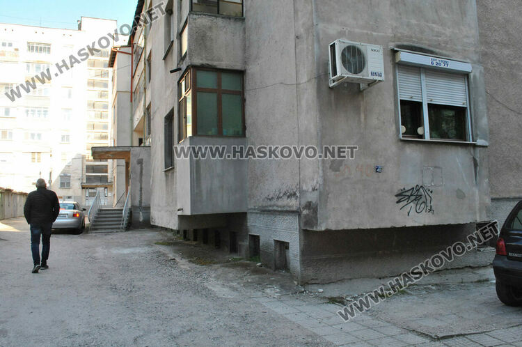 3 пожарни и полицейски екип на фалшив сигнал за пожар в къща