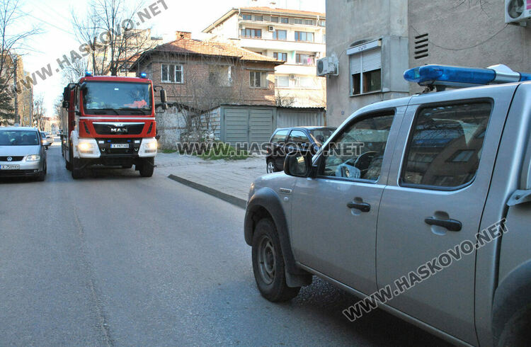 3 пожарни и полицейски екип на фалшив сигнал за пожар в къща