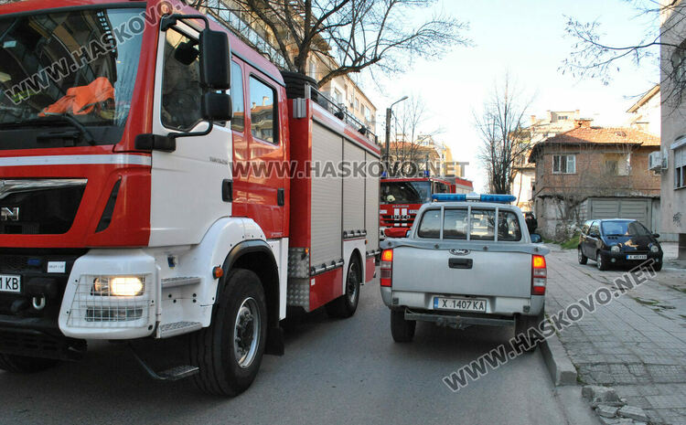 3 пожарни и полицейски екип на фалшив сигнал за пожар в къща