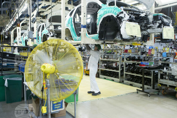 "Рено" спира завода си в Москва