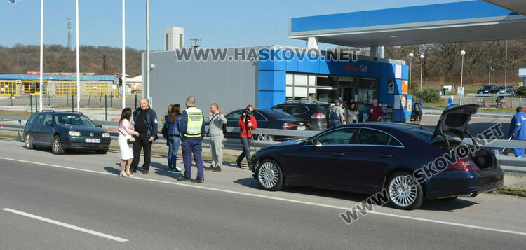 Мерцедес и Фолксваген се разбиха по пътя от Хасково към Димитровград