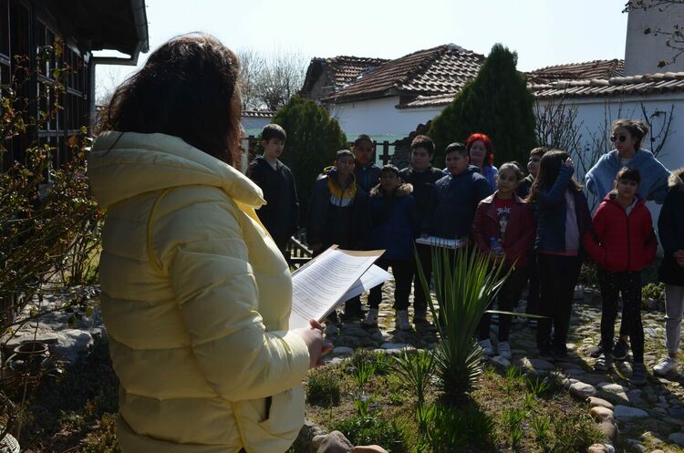 Дебърското училище чества своя празник днес