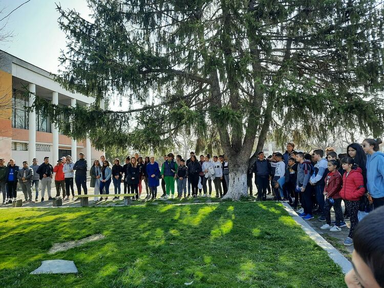 Дебърското училище чества своя празник днес