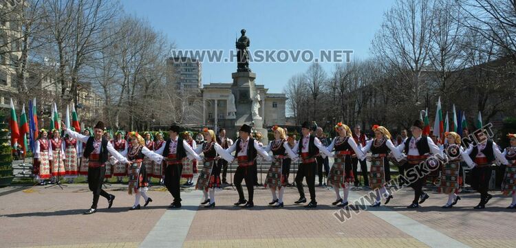 С тържествен ритуал беше отбелязан Деня на Тракия в Хасково
