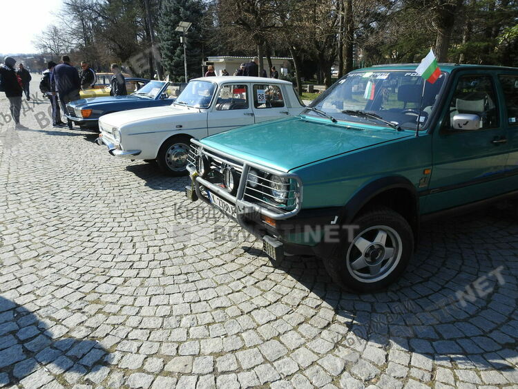 Първа ретро сбирка на автомобили в Кърджали,учредяват клуб на собствениците/снимки/