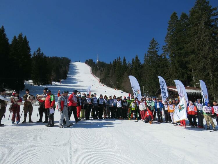"Горски" от цялата страна мериха сили по ски в курорта Пампорово