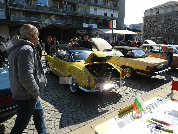 Първа ретро сбирка на автомобили в Кърджали,учредяват клуб на собствениците/снимки/