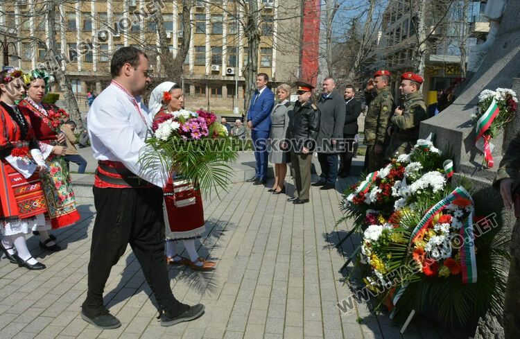 С тържествен ритуал беше отбелязан Деня на Тракия в Хасково