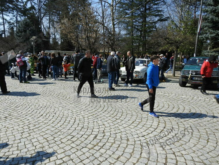 Първа ретро сбирка на автомобили в Кърджали,учредяват клуб на собствениците/снимки/