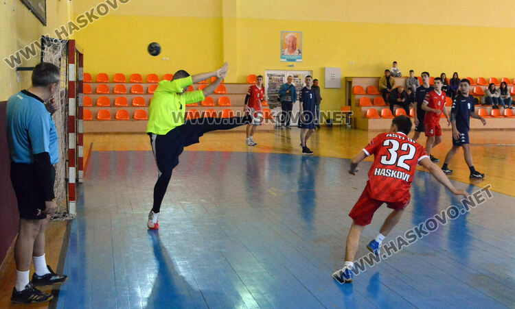 Хандбалистите на „Асти 91“ с две победи днес