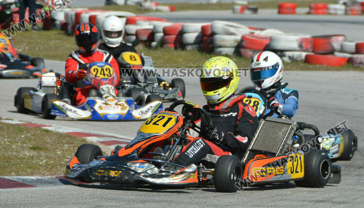 8-годишен състезател на старта за Купа „Хасково“