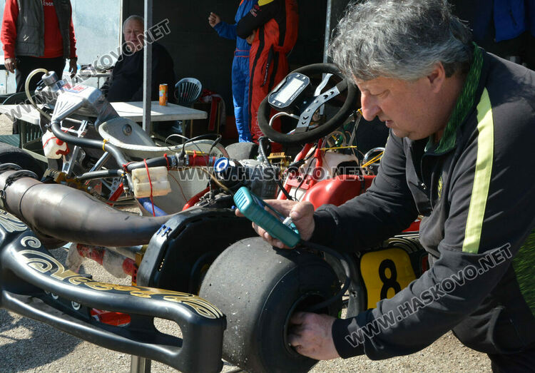 8-годишен състезател на старта за Купа „Хасково“