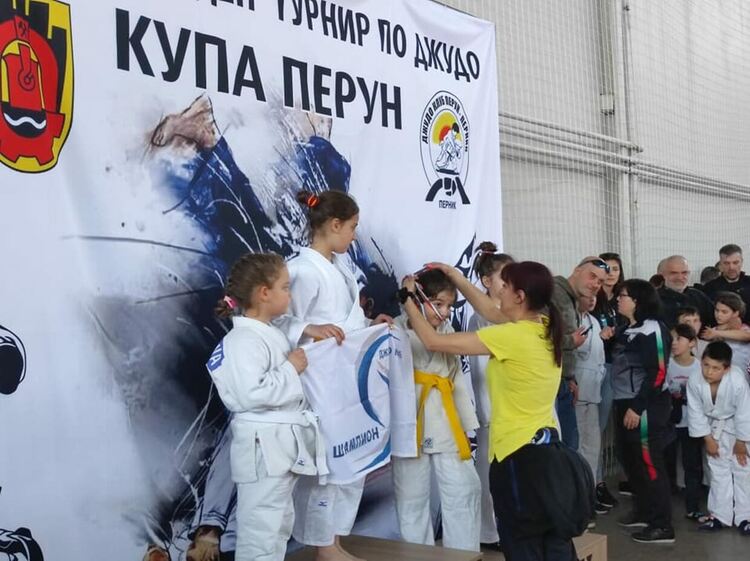Четвъртият турнир по джудо за купа „Перун“ се проведе в зала „Борис Гюдеров“
