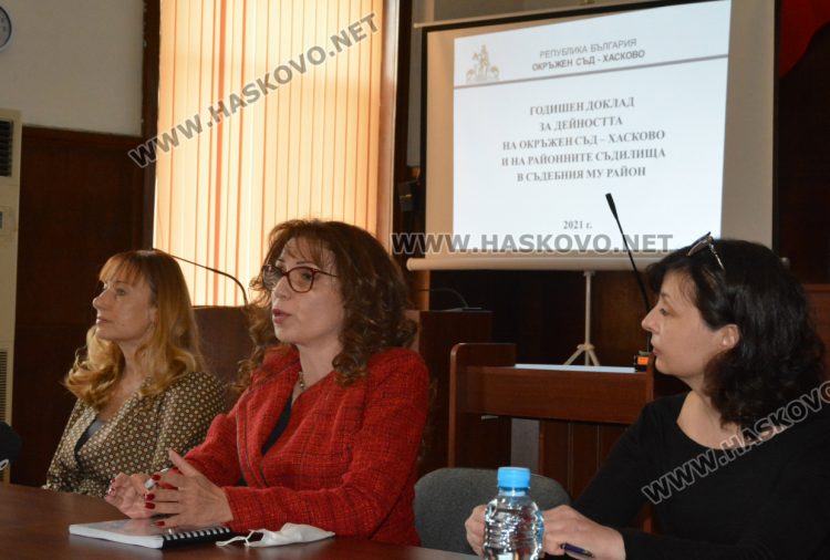 Над 300 са спрените дела на служители на МВР за извънреден труд в Хасковско 