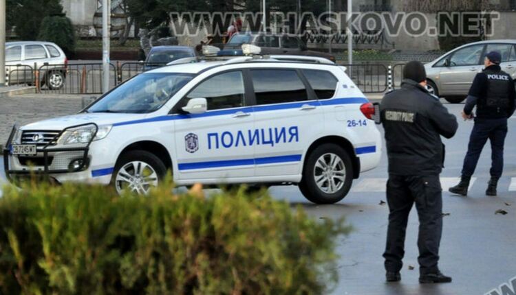 Братя биха две жени след раздяла