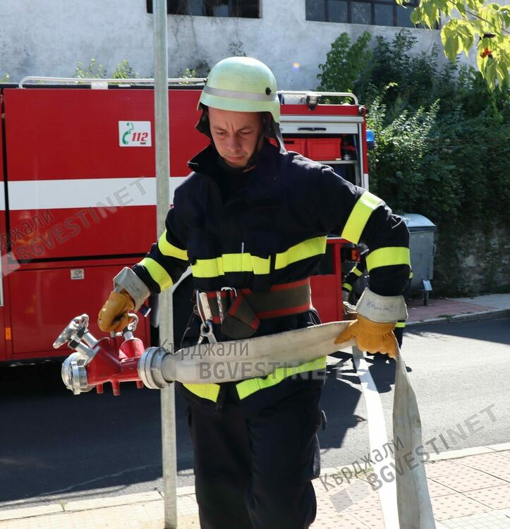 Огнеборци гасиха вчера три пожара в областта