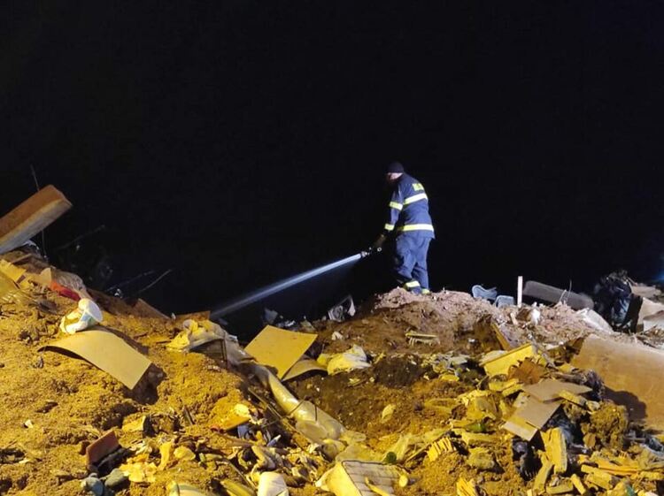 Пожарът на депото за отпадъци е локализиран в периметъра си