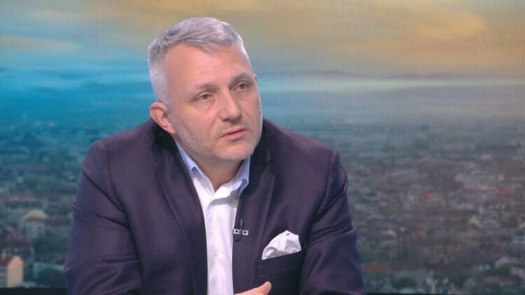 Хаджигенов: Екипът, разследвал ''убийството на Пеевски'', сега разпитва Борисов